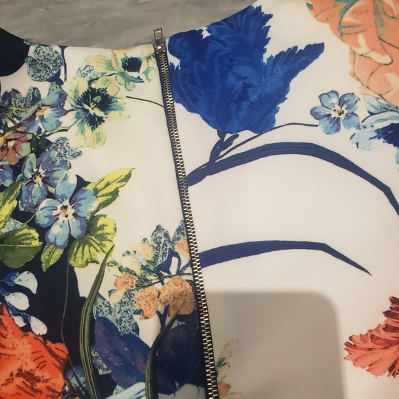 Floral dress - Picture 4 of 4